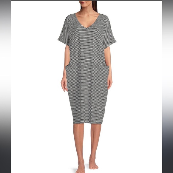 Black and White Striped V-Neck Short Dolman Sleeve Knit Lounge Dress, size XS - Picture 1 of 6